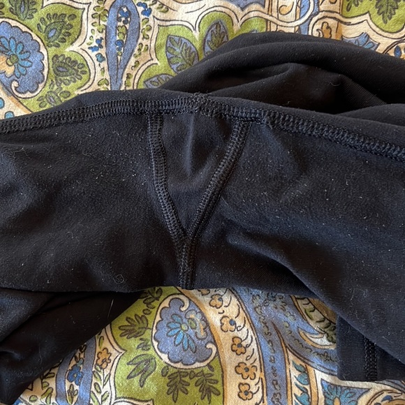 Athleta Quest Criss Cross Chaturanga Capri Leggings - Picture 8 of 11